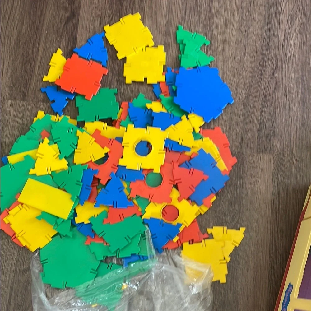 Polydron Math and Construction Colorful Geometric Plastic Building Set of 100 Pz